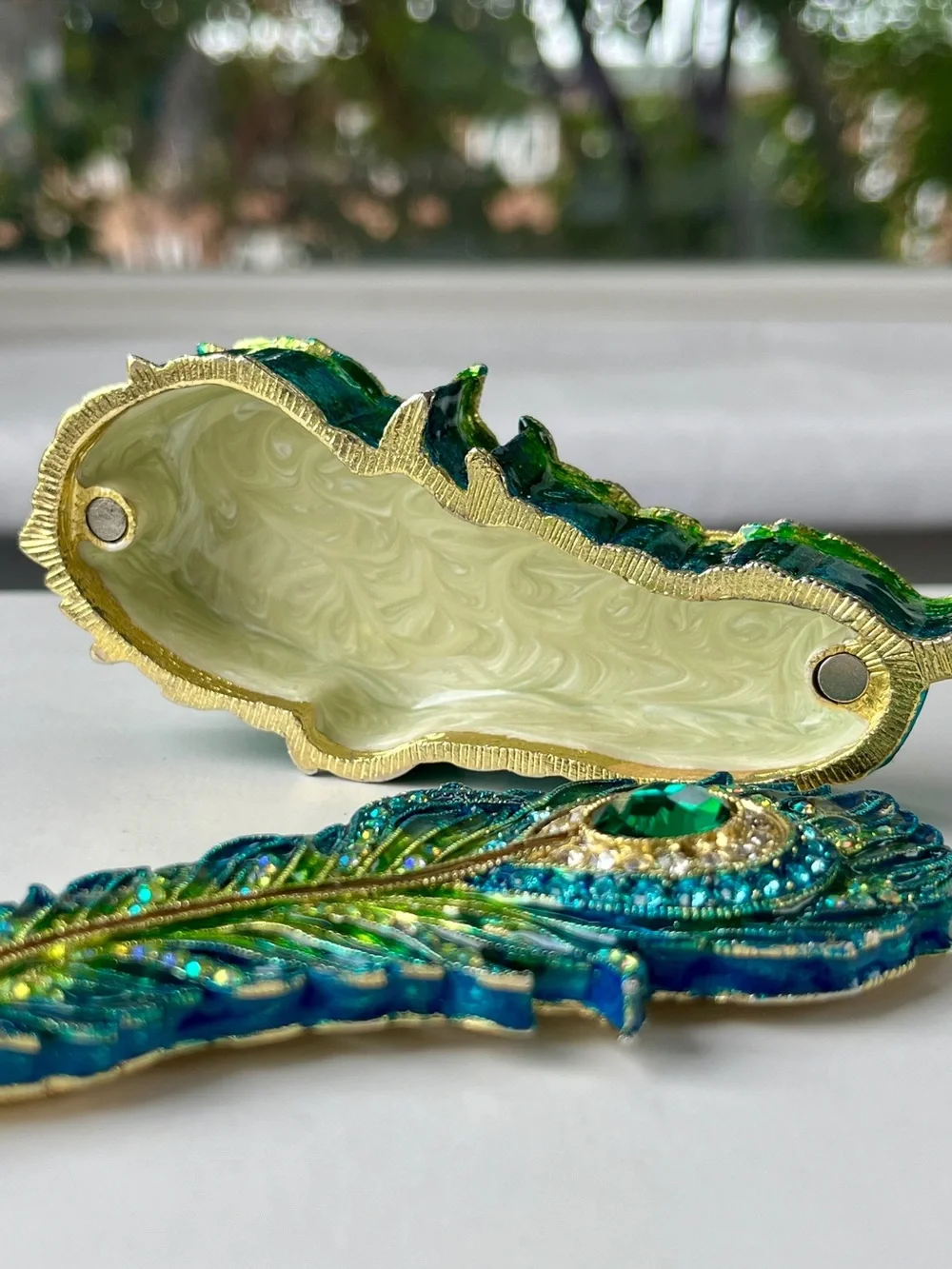 🦚 Peacock Feather Jewelry/Trinket Box w/ Magnetic Lid